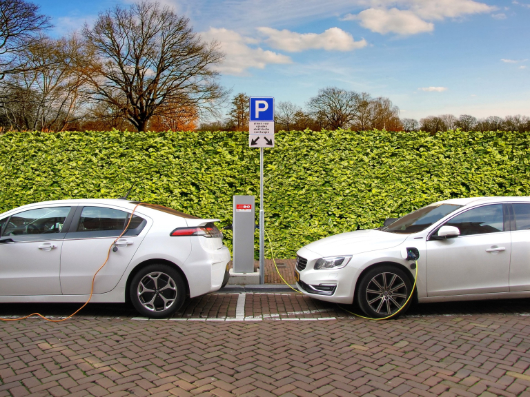 Borne de recharge pour véhicules électriques: comment choisir