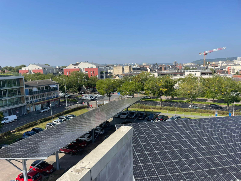 Nouvelle-réglementation-panneaux-photovoltaïques-en-2025