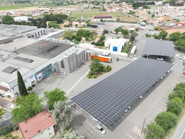 Parking solaire conforme à la loi Huwart