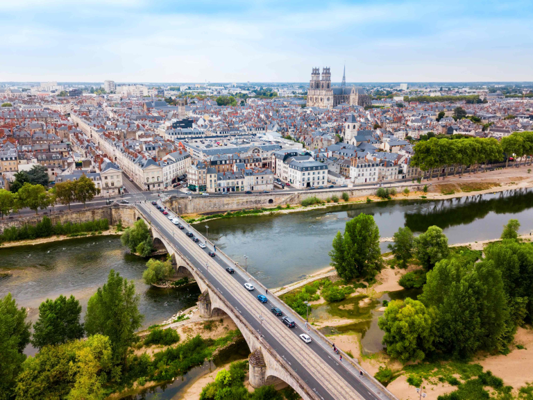 vue aérienne de la ville d'Orléans